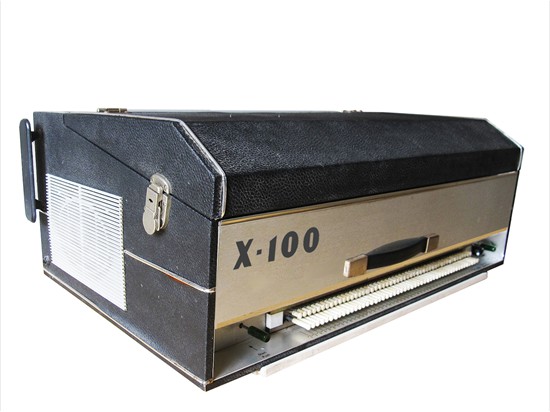 x_100_50_play x_100_50_play