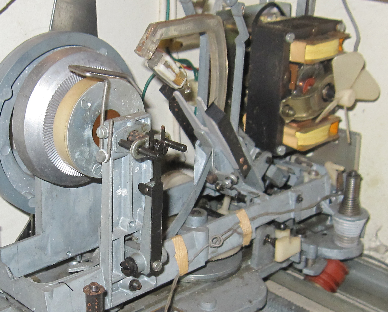 Rectangular motor