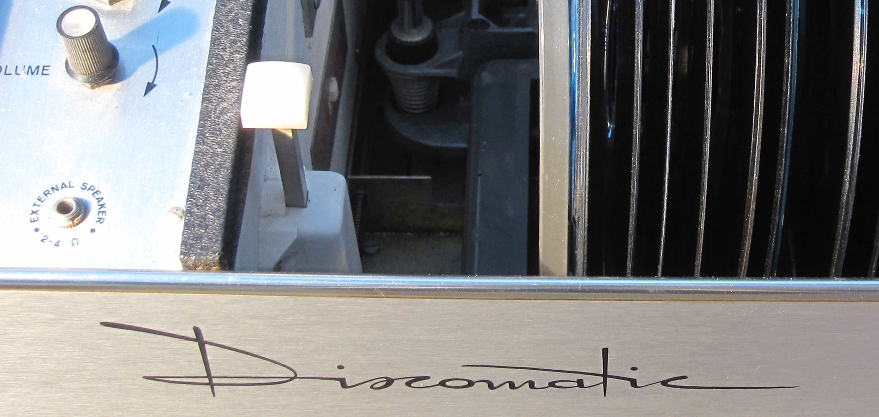 Plastic lid support domed